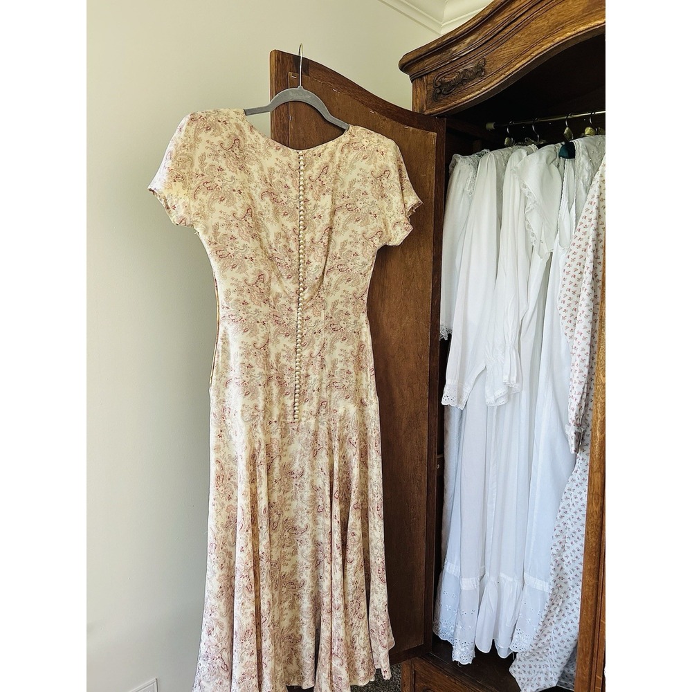 Nancy Johnson Silk Paisley Midi Dress Button‎ Back Short Sleeve Size 8 - Picture 2 of 7